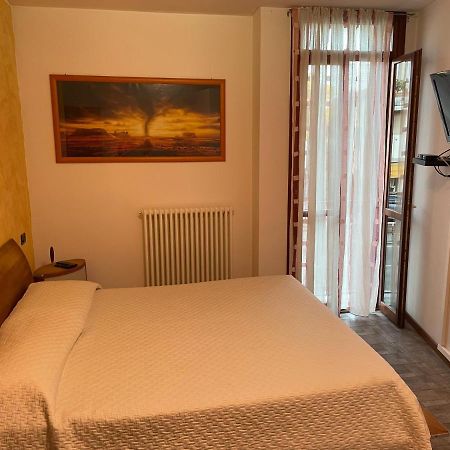 Intero Appartamento Parma - Con Sky Wi-Fi E Tv - Zona Fiera Roncopascolo 외부 사진