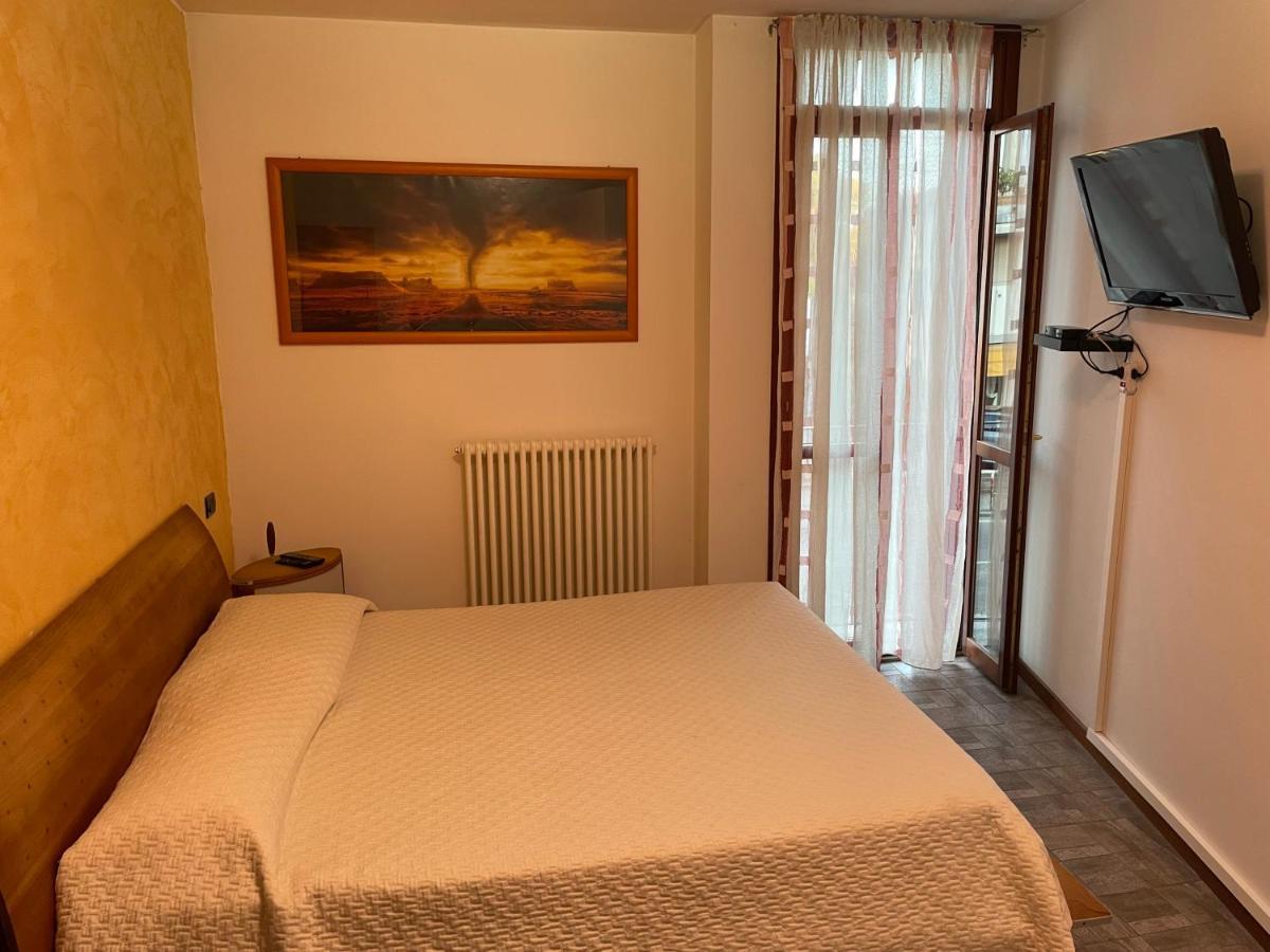 Intero Appartamento Parma - Con Sky Wi-Fi E Tv - Zona Fiera Roncopascolo 외부 사진